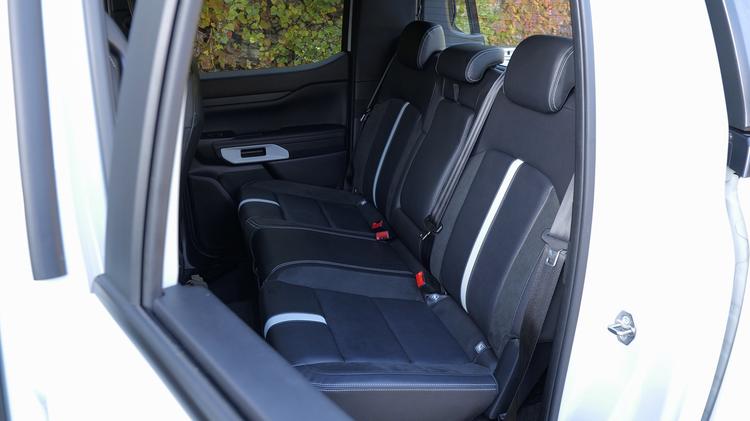 FORD RANGER PETROL Pick Up D/Cab Stormtrak 2.3 EcoBoost PHEV 281 Auto